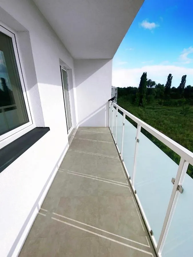 Apartment Elegant 1-Bedroom Flat With Balcony Near Wroclaw